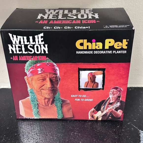 Willie Nelson Chia Pet - An American Icon - Decorative Planter With Seeds - Picture 1 of 4